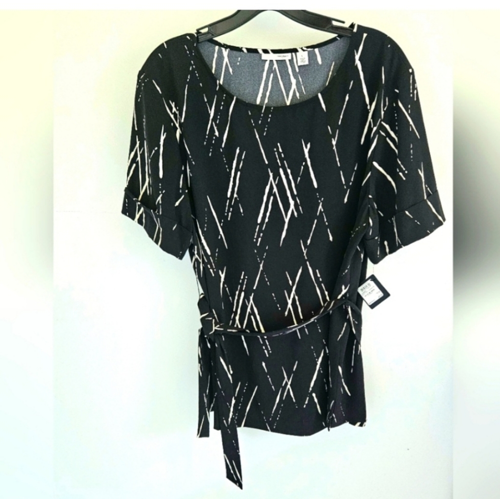 Halogen Black and White Patterned Blouse with tie/belt